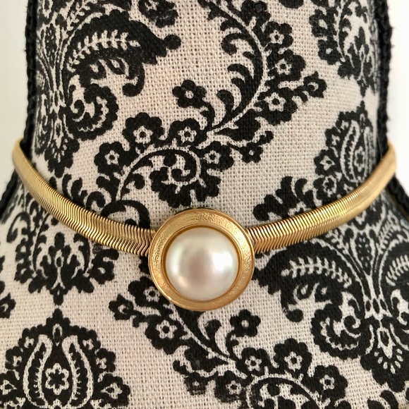 Neiman Marcus VTG 90s Mother of pearl Pierced statement earring lightweight - Picture 16 of 16